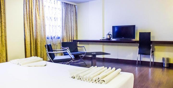 Hotel Metro Park Inn โคอิมบาทอร์ ภายนอก รูปภาพ